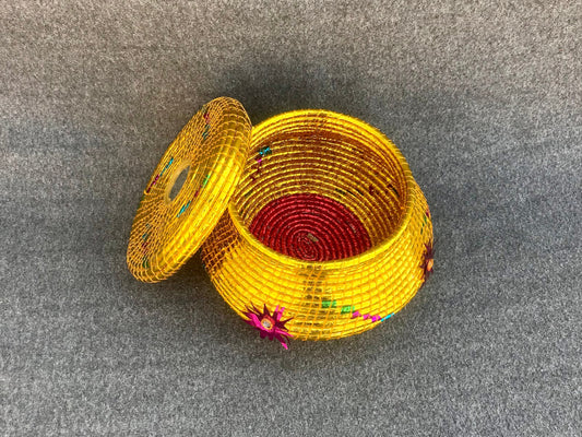 Handmade Hotpot For Roti - Made from Natural Grass & Chamkeli Patti Hand Woven Bread Box | Bread/Chapati/Naan Warmer | Traditional Hotpot | Soondhri For Kitchen - Dry Fruits Storage Basket For Home