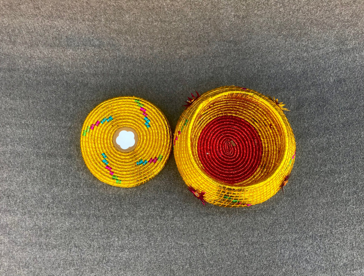 Handmade Hotpot For Roti - Made from Natural Grass & Chamkeli Patti Hand Woven Bread Box | Bread/Chapati/Naan Warmer | Traditional Hotpot | Soondhri For Kitchen - Dry Fruits Storage Basket For Home