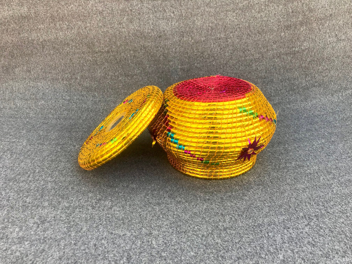 Handmade Hotpot For Roti - Made from Natural Grass & Chamkeli Patti Hand Woven Bread Box | Bread/Chapati/Naan Warmer | Traditional Hotpot | Soondhri For Kitchen - Dry Fruits Storage Basket For Home