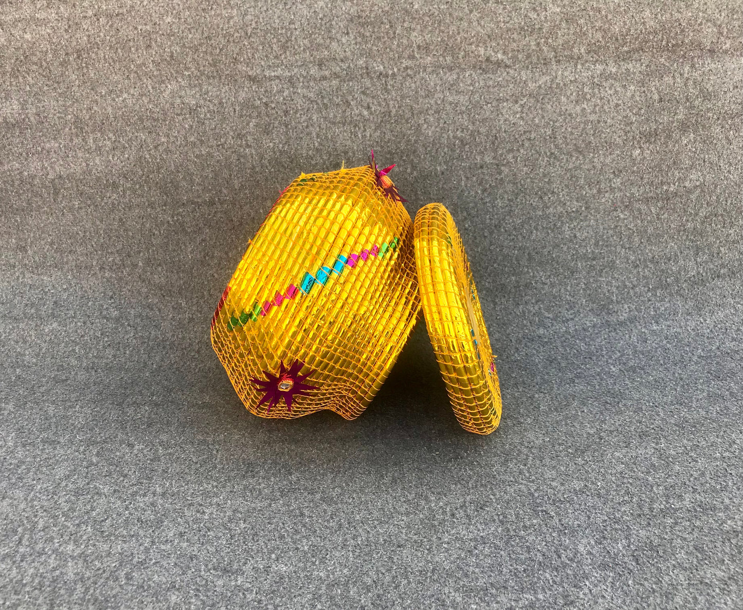 Handmade Hotpot For Roti - Made from Natural Grass & Chamkeli Patti Hand Woven Bread Box | Bread/Chapati/Naan Warmer | Traditional Hotpot | Soondhri For Kitchen - Dry Fruits Storage Basket For Home